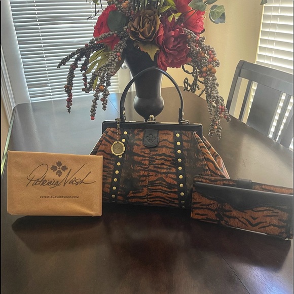 Patricia Nash Handbags - Patricia Nash Tiger collection handbag and matching wallet